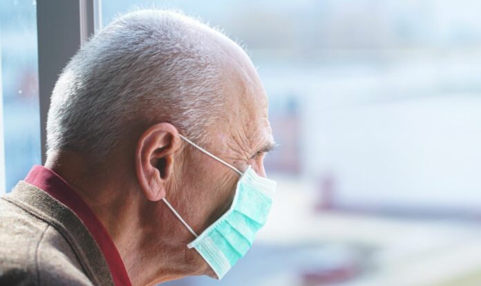 Covid sigue provocando internamientos y suma 777 contagios en 30 provincias El Ministerio de Salud Pública reportó ayer seis pacientes hospitalizados por Covid-19 en la red pública y el registro de 777 nuevos contagios en la última semana, unos 200 casos por encima de los notificados la semana pasada.