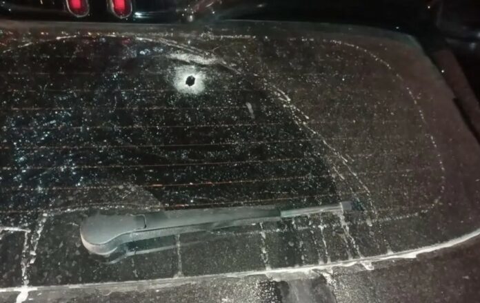 Patrulla mata a joven de 17 años en Pedernales Una patrulla integrada por miembros del Ejército de República Dominicana y la Policía Nacional mató a tiros a una joven e hirió a otra la madrugada del sábado.