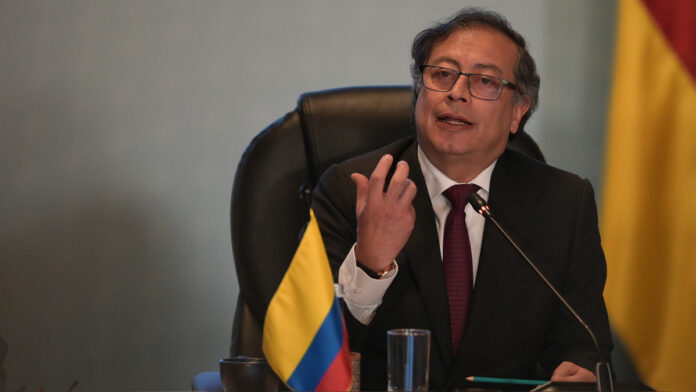 El presidente de Colombia Gustavo Petro, afirmó que en el desastre social que vive Haití actualmente, el territorio nacional tiene responsabilidad e insistió en la cooperación y acercamiento de la nación sudamericana hacia el país caribeño.