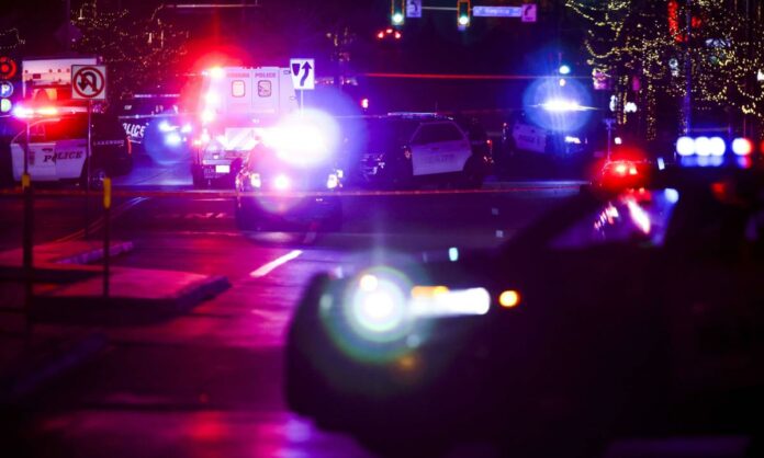 Nueve personas, incluyendo dos menores, sufrieron heridas de bala a primera hora del miércoles en Washington, D.C., dijo la policía. Poco antes de la 01:00 de la madrugada, las autoridades respondieron a un reporte de un tiroteo en la calle Meade, en el cuadrante noreste de la capital de Estados Unidos, dijo el subdirector del Departamento de Policía Metropolitana, Leslie Parsons, en un comunicado en Twitter.