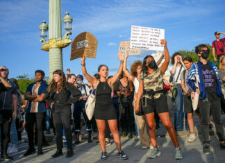 Macron propone aplicar sanciones económicas a las familias de los jóvenes implicados en disturbios