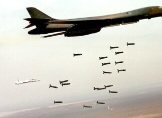 «Otro paso hacia la escalada»: Rusia reacciona a reportes sobre la posible entrega a Ucrania de bombas de racimo por EE.UU.