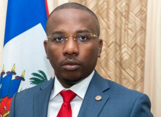El exprimer ministro haitiano, Claude Joseph, se ha opuesto la tarde de este sábado a la reciente decisión de Kenia sobre intervenir Haití, con un despliegue de al menos mil policías, a fin de "apaciguar" la crisis de extrema violencia que atraviesa el país caribeño.
