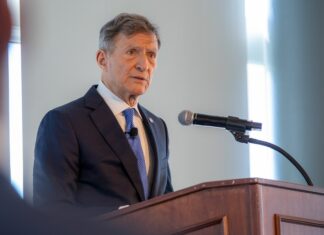 El canciller Roberto Álvarez anunció este viernes que luego de ser trabajados por la Comisión Interinstitucional contra la Trata de Persona y el Tráfico Ilícito de Migrantes (CITIM), los proyectos legislativos para modificar la ley 137-03 fueron enviados al Poder Ejecutivo para ser sometidos a consultas de varios sectores.