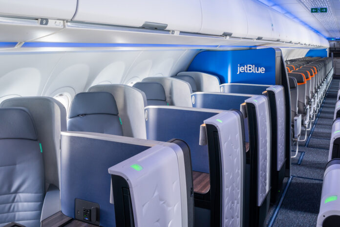 Luego de enviar un comunicado detallando las razones detrás de los retrasos y cancelaciones de vuelos en República Dominicana, JetBlue ha publicado su "Declaración de Derechos del Cliente", un mecanismo mediante el cual los pasajeros pueden solicitar un reembolso o devolución de su boleto aéreo.