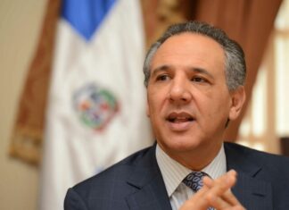 Prisión preventiva contra José Ramón Peralta no es válida, según defensa El juez de la Cuarta Sala Penal del Distrito Nacional Edward Abreu aplazó ayer para el próximo viernes 28 el conocimiento del hábeas corpus con la que el exministro administrativo de la Presidencia José Ramón Peralta procura salir de la cárcel de Najayo, a los fines de que el recurso le sea notificado a la parte querellante.