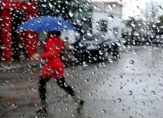 Onda tropical se aleja del país; disminuirán los aguaceros La Onamet informó que la onda tropical sigue alejándose cada vez más del territorio dominicano, sin embargo, nuestra área de pronósticos permanece húmeda e inestable. Se pronostica que desde horas matutinas seguirán presentándose aguaceros, tronadas y ráfagas de viento, pero con menor intensidad y frecuencia que los ocurridos durante el día de ayer.