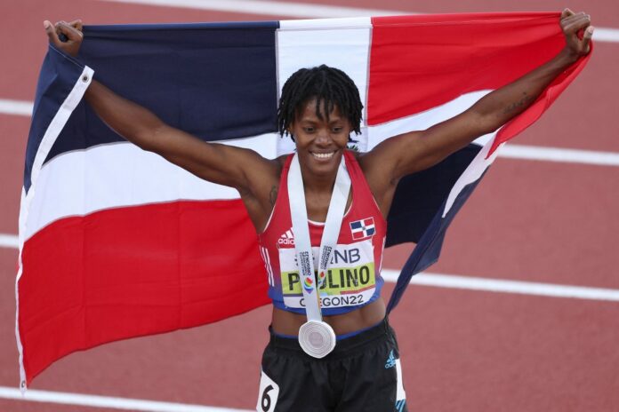 Marileidy Paulino plantó nuevo récord este viernes con 49.12 segundos al conquistar el primer lugar en los 400mts planos en la carrera de la Liga Diamante.