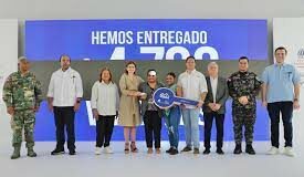 El Ministerio de la Vivienda y Edificaciones (MIVED) realizó una segunda entrega de 600 apartamentos del proyecto «Mi Vivienda San Luis», en el municipio de Santo Domingo Este. El encuentro estuvo encabezado por la vicepresidenta de la República, Raquel Peña.