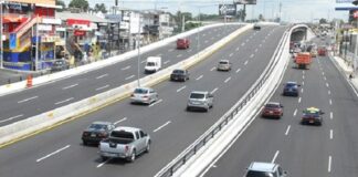 El Ministerio de Obras Públicas y Comunicaciones (MOPC) cerrará a partir de este lunes 3 y hasta el sábado 8 de julio, 42 estructuras al tránsito vehicular en distintos pasos a desnivel y puentes del Gran Santo Domingo, para realizar trabajos de acondicionamiento en esas estructuras.