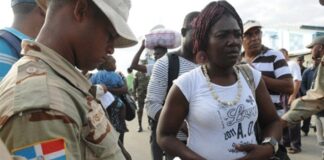 La Dirección General de Migración (DGM) y miembros del 15to. Batallón de Infantería apresaron a 221 nacionales haitianos que se encontraban de manera irregular en el país, durante un operativo realizado en el municipio de Vicente Noble, de esta provincia.