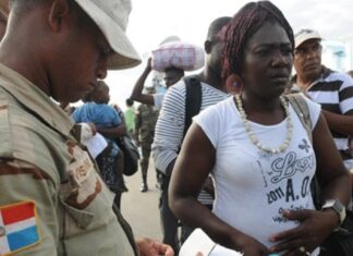 En Vicente Noble apresan 221 nacionales haitianos indocumentados La Dirección General de Migración (DGM) y miembros del 15to. Batallón de Infantería apresaron a 221 nacionales haitianos que se encontraban de manera irregular en el país, durante un operativo realizado en el municipio de Vicente Noble, de esta provincia.
