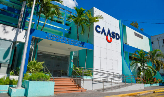 CAASD informa sobre aumento de la producción de agua potable; se sitúa en 406.38 millones de galones diarios La Corporación del Acueducto y Alcantarillado de Santo Domingo (CAASD) informó que la producción de agua potable para el Gran Santo Domingo aumentó ligeramente, pasando de 400.18 millones de galones diarios a 406.38 millones.