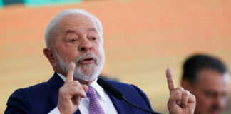 El presidente de Brasil, Luiz Inácio Lula da Silva, sancionó este lunes la ley que establece la paridad salarial y de remuneraciones entre hombres y mujeres que desempeñen funciones idénticas.