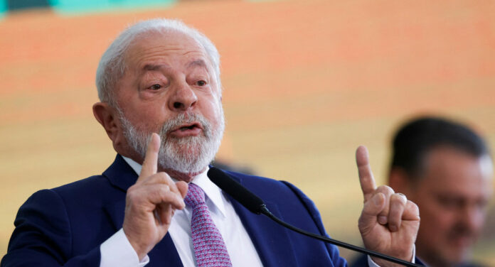 El presidente de Brasil, Luiz Inácio Lula da Silva, sancionó este lunes la ley que establece la paridad salarial y de remuneraciones entre hombres y mujeres que desempeñen funciones idénticas.