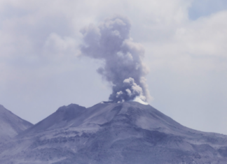 Perú declara estado de emergencia por peligro inminente del volcán Ubinas