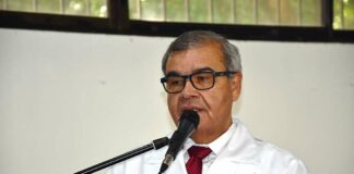 El Colegio Médico Dominicano (CMD) y las Sociedades Especializadas mantienen hoy paralizadas sus labores por 12 horas en hospitales y centros privados , luego de que se rompiera el diálogo con el Gobierno para buscar una solución a la crisis entre ambos actores por las Administradoras de Riesgos de Salud (ARS).