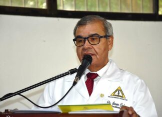El Colegio Médico Dominicano (CMD) y las Sociedades Especializadas mantienen hoy paralizadas sus labores por 12 horas en hospitales y centros privados , luego de que se rompiera el diálogo con el Gobierno para buscar una solución a la crisis entre ambos actores por las Administradoras de Riesgos de Salud (ARS).