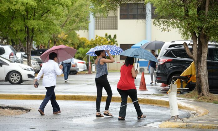 Onamet informa siguen vigentes avisos y alertas meteorológicas por vaguada La Oficina Nacional de Meteorología (Onamet) informó que el tiempo atmosférico de la República Dominicana permanecerá bajo la combinación de los efectos de una vaguada en altura con el viento predominante del este y la humedad e inestabilidad dejada por una onda tropical que se desplazó recientemente por nuestro territorio.