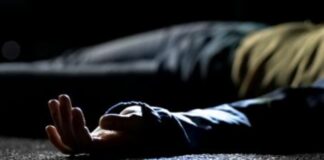 Un confuso incidente entre policías y comunitarios del sector San Carlos en la capital dejó dos personas heridas de bala tras originarse un tiroteo, supuestamente cuando los agentes querían retenerle una motocicleta a un joven.
