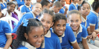 Un total de 2,604,449 estudiantes de los sectores público, privado y semioficial concurren desde hoy a las aulas de los centros educativos para dar inicio al año escolar 2023-2024.