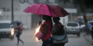 La Oficina Nacional de Meteorología (Onamet), informó este viernes que se mantendrá la humedad e inestabilidad sobre nuestra área, debido al paso de una onda tropical, una zona de disturbio al noroeste de la isla y por una vaguada en varios niveles de la troposfera.