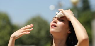 La Onamet informó este jueves que el aporte de humedad generado por el viento y la presencia de una vaguada en los niveles medios de la troposfera, estarán generando en horas de la tarde, algunos nublados con aguaceros dispersos, y aisladas tronadas, principalmente sobre provincias de las vertientes: noreste, este y la cordillera Centra. Entre ellas: La Vega, Santiago Rodríguez, San Juan, Valverde, Elías Piña, Dajabón, El Seibo, Hato Mayor y Monte Plata.