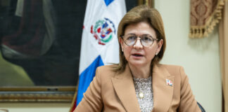 El Ministerio de Cultura informó que este lunes la XXV Feria Internacional del Libro 2023 continúa con presentaciones de libros, charlas, exposiciones, cine y conferencias, entre las que se destaca la que ofrecerá la vicepresidenta de la República Raquel Peña, con el título “Vida académica y experiencia de Estado”, a las 6:30 pm, en la Sala de Letras.