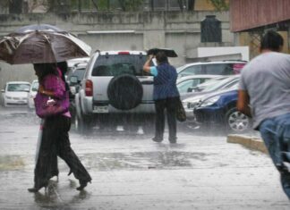 Efectos indirectos de Franklin seguirán generando aguaceros y ráfagas de viento La Oficina Nacional de Meteorología (Onamet) indicó que durante la tarde de este viernes se esperan desarrollos nubosos que darán lugar a aguaceros locales de intensidad moderada a fuerte, acompañados de tormentas eléctricas y ráfagas ocasionales de viento.