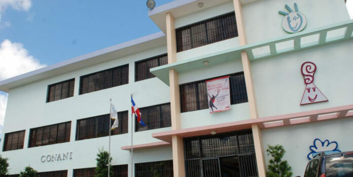 En manos de Conani se encuentra menor que hombre tenía secuestrada como su pareja Está en manos de Conani la menor de 11 años que era retenida por un hombre mayor de edad en calidad de»pareja sentimental» en Villa Altagracia, provincia de San Cristóbal.