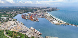 La Dirección Nacional de Control de Drogas (DNCD) informó que confiscaron siete paquetes presumiblemente cocaína, en medio de un operativo conjunto desarrollado en el Puerto de Haina Oriental, municipio Santo Domingo Oeste.