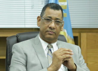 Enrique García enumera logros que dejará como legado de su misión consular en Boston El cónsul de la República Dominicana en Boston, Enrique García, enumeró este jueves una serie de avances que ha gestionado y continúa regenteando para beneficiar a los dominicanos en la referida urbe, lo que define como un legado de su misión en esa demarcación.
