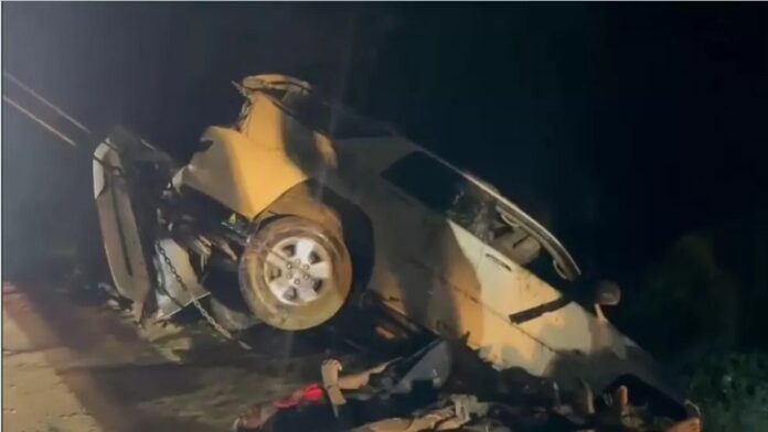 Autoridades identifican conductor de yipeta causó tragedia en Esperanza La Dirección Regional Noroeste de la Policía Nacional y el Ministerio Público del distrito judicial de Valverde identificaron al conductor de la yipeta donde viajaban 13 haitianos indocumentados, los cuales murieron tras sufrir un deslizamiento y caer en un canal de riego, en la carretera de la comunidad Peñuela, de este municipio.