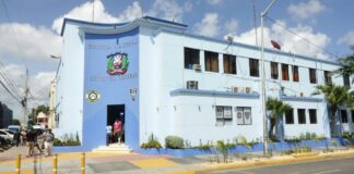 Están detenidos en el destacamento regional de San Cristóbal el dueño de la empresa Vidal Plast Edward Vidal, su esposa Maribel Sandoval y otra persona que hasta el momento no ha sido identificada.