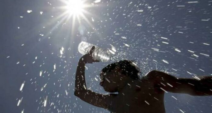 La Oficina Nacional de Meteorología (Onamet), informó este martes que las condiciones del tiempo seguirán dominadas por un patrón meteorológico de pocas lluvias a nivel nacional, producto de una masa de aire con poco contenido de humedad, observáremos un cielo de aspecto grisáceo y opaco inducido por partículas de polvo del Sahara.