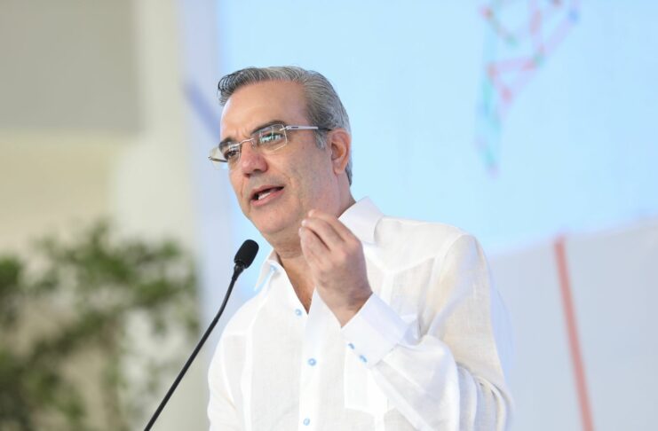 El presidente Luis Abinader consideró como acciones de cabildeo que están realizando algunos grupos de personas que están presos en el país, la solicitud del congresista norteamericano Michael McCaul, quien pidió investigar «crisis» de prisión preventiva en la República Dominicana.