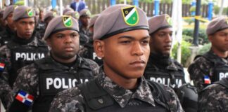 La Policía Nacional informó que las operatividades preventivas conjuntas (Policía, Dirección Nacional de Control de Drogas, Fuerzas Armadas y Ministerio Público) de la semana permitieron la depuración de 1,048,001 personas, armas de fuego y vehículos, logrando capturar un total de 235 prófugos y rebeldes de la justicia, quienes fueron remitidos a las distintas fiscalías donde son conocidos sus casos.
