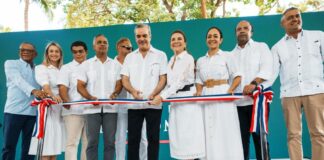 En un acto encabezado por el presidente de la República, Luis Abinader y la alcaldesa del Distrito Nacional, Carolina Mejía, se llevó a cabo la inauguración del Proyecto Ambiental Urbanización Fernández, una obra trascendental que responde de manera eficiente y sostenible a la problemática de drenaje pluvial que aquejaba al sector por más de 25 años.
