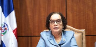 Pese a que el abogado Tomás Castro, defensor de Joel Ambiorix Pimentel García, negó que su cliente haya amenazado a Miriam Germán, la Procuradora General de la República, este martes el Ministerio Público desarticuló una red de fiscales, empleados administrativos y policías que eliminaban antecedentes penales a cambio de sobornos mediante la Operación Gavilán, en la cual fue beneficiado Pimentel García, mejor conocido como «La J».