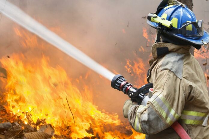 Incendio destruye varias viviendas en San Pedro de Macorís Un incendio ocurrido la tarde del domingo afectó varias viviendas en la comunidad de Santa Fe, en San Pedro de Macorís.