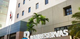 Una colaboradora del Banco de Reservas identificada como Jorgelina Ravelo Encarnación la cual era gestora del área de negocios de esa entidad bancaria, es una de las victimas mortales de esa gran explosión.