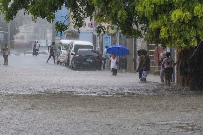 La Dirección de Epidemiología emitió una alerta epidemiológica ante el riesgo de aumento de enfermedades en las poblaciones afectadas por las lluvias provocadas por la Tormenta Tropical Franklin.