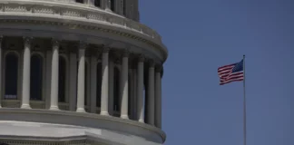 La Policía del Capitolio de Estados Unidos ha evacuado este miércoles uno de los edificios de oficinas del Senado después de recibir una alerta telefónica sobre un posible tirador activo en la zona.