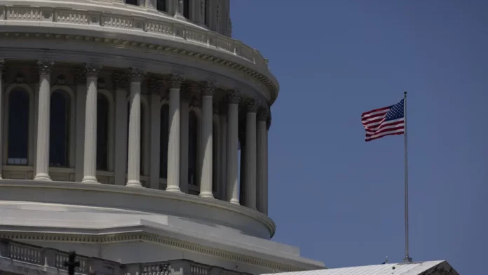 La Policía del Capitolio de Estados Unidos ha evacuado este miércoles uno de los edificios de oficinas del Senado después de recibir una alerta telefónica sobre un posible tirador activo en la zona.