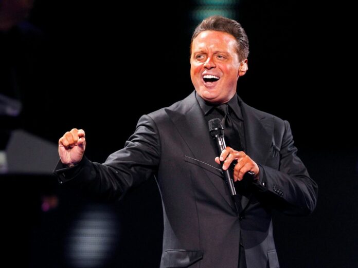 Luis Miguel se presentará en enero 2024 en República Dominicana El cantante Luis Miguel se presentará en República Dominicana el próximo 20 de enero de 2024. El denominado Sol de México hizo el anuncio en su cuenta de Instagram, donde también informó de las nuevas fechas de conciertos en el marco de su gira para principios de 2024, la cual incluye a la isla.