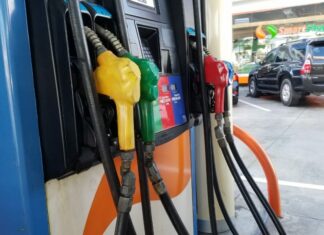 Gobierno congela precio de los combustibles
