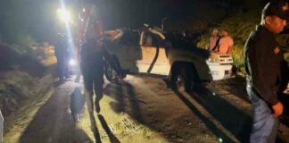 Al menos 13 haitianos indocumentados perdieron la vida la madrugada de este lunes al deslizarse el vehículo en que se trasladaban y caer en un canal de riego. El hecho ocurrió en el paraje Peñuela del municipio de Esperanza, Valverde. Entre los fallecidos figuran 11 adultos y 2 menores quienes viajaban en una jeepeta Toyota Runner. El conductor supuestamente emprendió la huida. Las autoridades manifestaron que investigan el caso debido a que se presume se trata de tráfico ilegal de haitianos.
