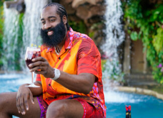 Aficionados chinos sorprenden a James Harden comprando en segundos 10.000 botellas de vino de su marca