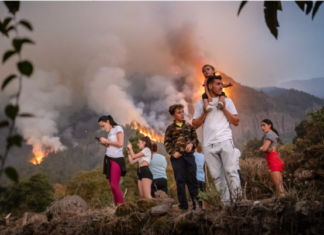 Sigue fuera de control el incendio en la isla española de Tenerife