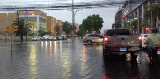 El aeropuerto de Barahona más había acumulado 70 milímetros de lluvias antes de las 5:00 de la mañana de este miércoles, mientras que San Cristóbal inundaciones severas tenía 122 milímetros.